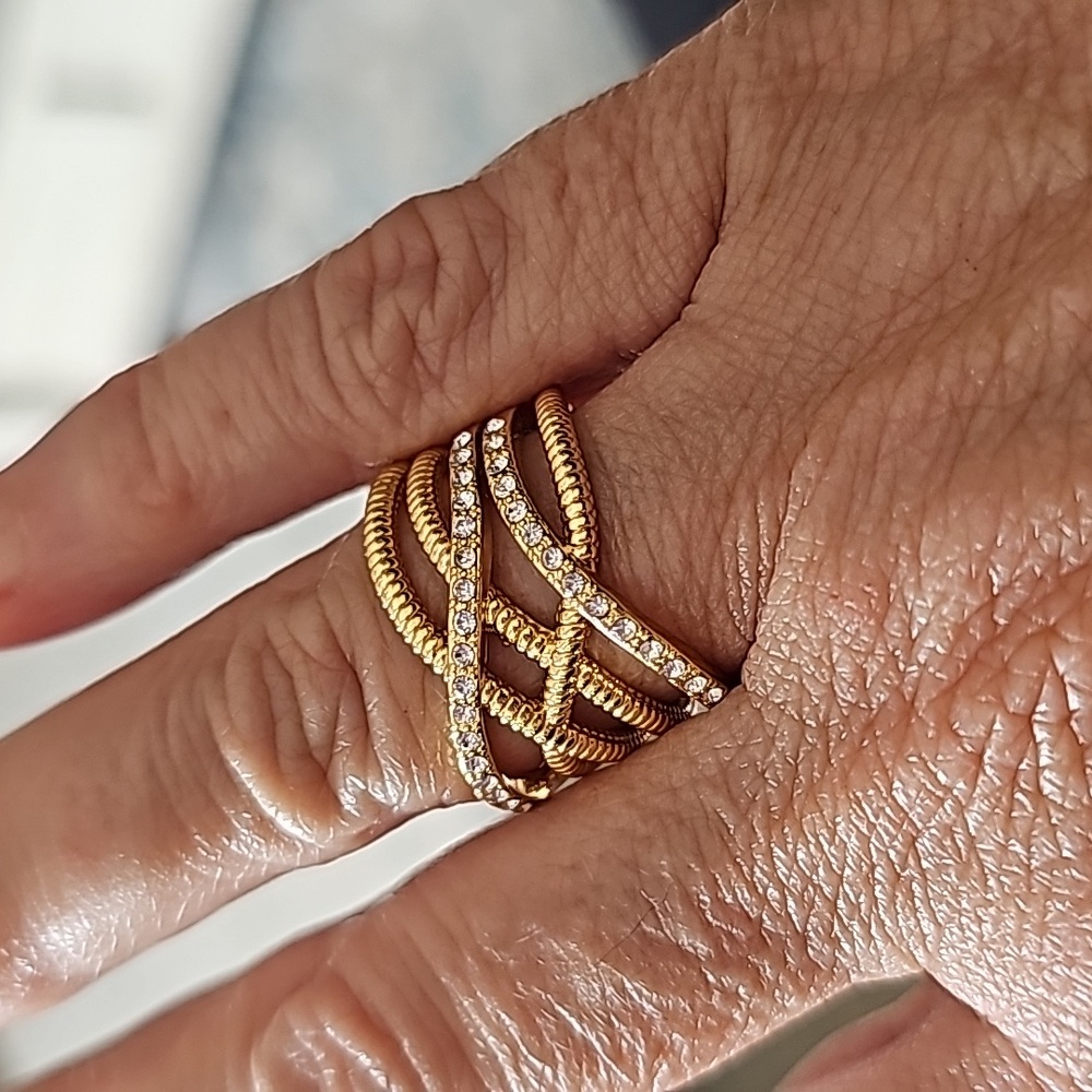 Pav'e Crystal Rope Ring - Picture 2 of 6